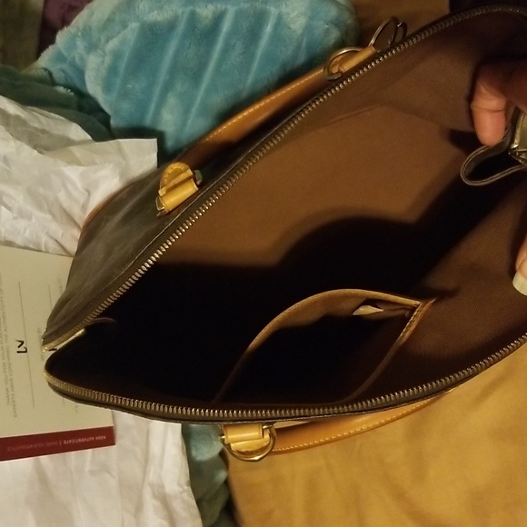 Louis Vuitton Monogram Alma PM - Picture 10 of 14